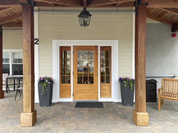2 Manor Ter #216, Lexington, MA 02420