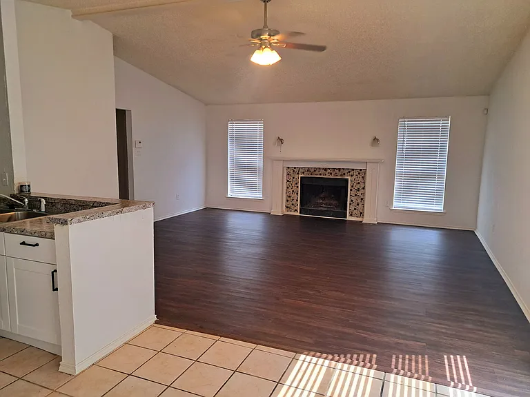 2705 Rustic Forest Rd — Photo 3