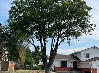 26 Apollo Ln, Pueblo, CO 81001