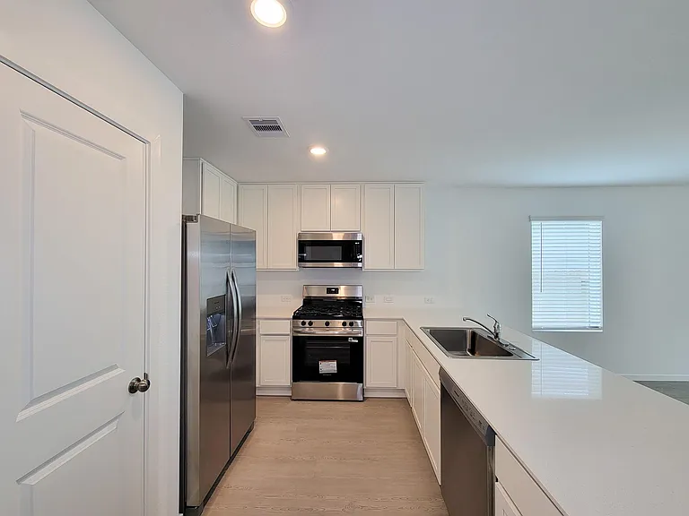25588 Rose Creek Dr — Photo 10