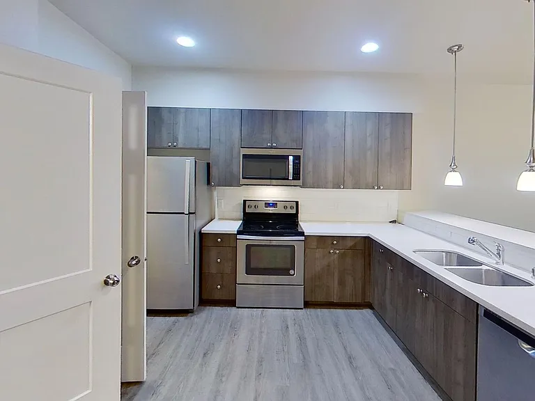 530 Greenwood Dr SW #102 — Photo 17
