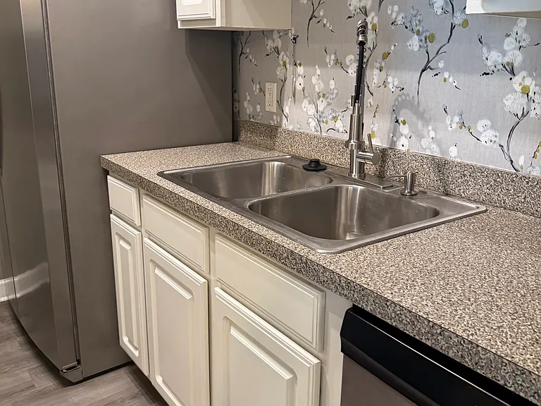 101 Westhaven Dr #7C — Photo 8