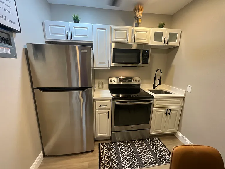 221 La Paz Dr #1 — Photo 4