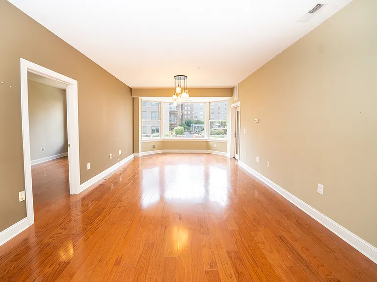 20 Avenue At Port Imperial #418 — Photo 4