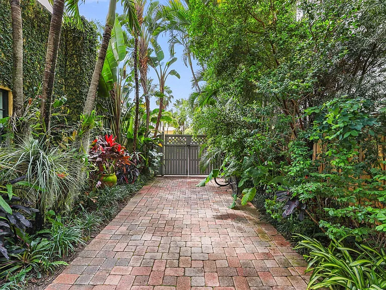605 Sunset Rd — Photo 12