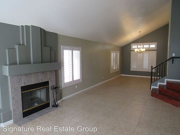 3rd image of 4654 Ashington St