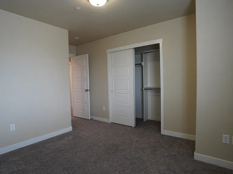 1203 E Roma Dr — Photo 8