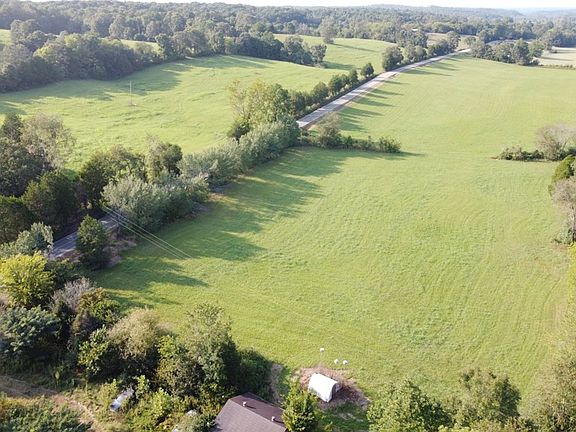 2nd image of 25 Tom Clark Ln