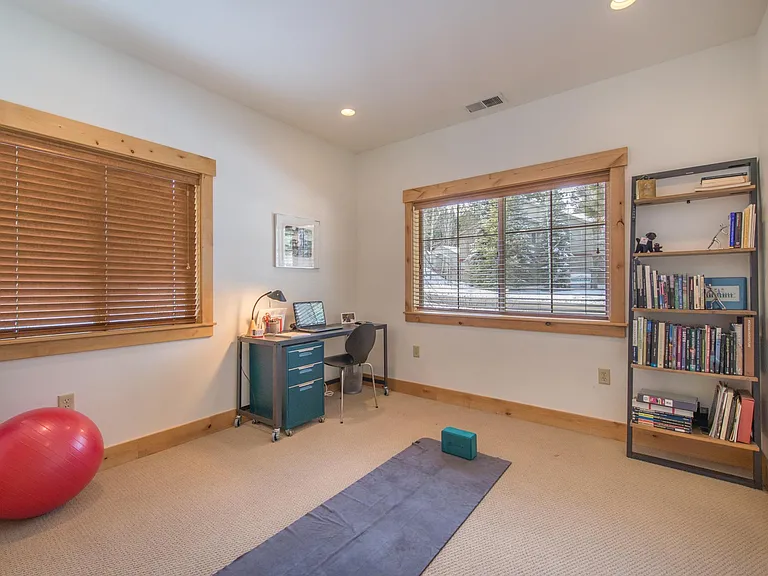 10183 Palisades Dr #1 — Photo 19