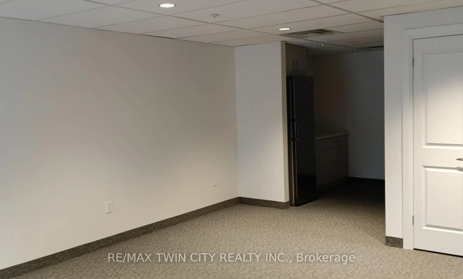 2 bed, $2,600 — Photo 4