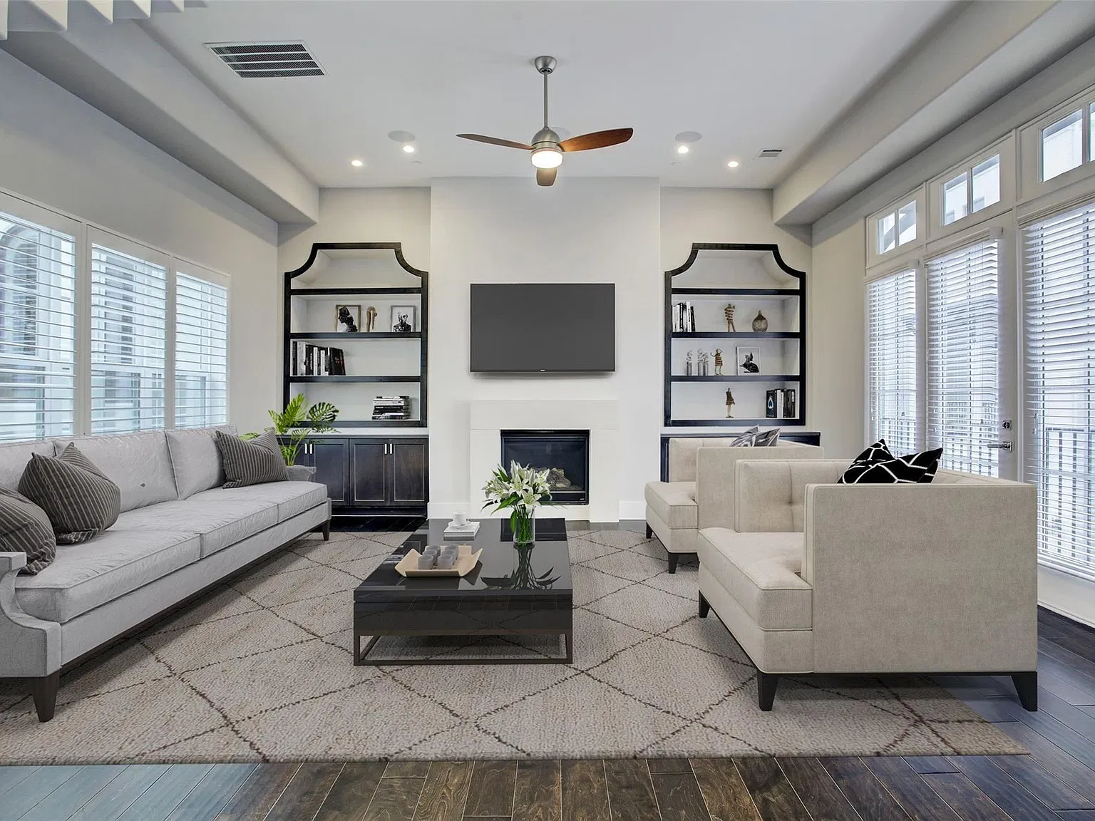3 bed, 3.5 bath, 3252 sqft, $5,700 — Photo 2