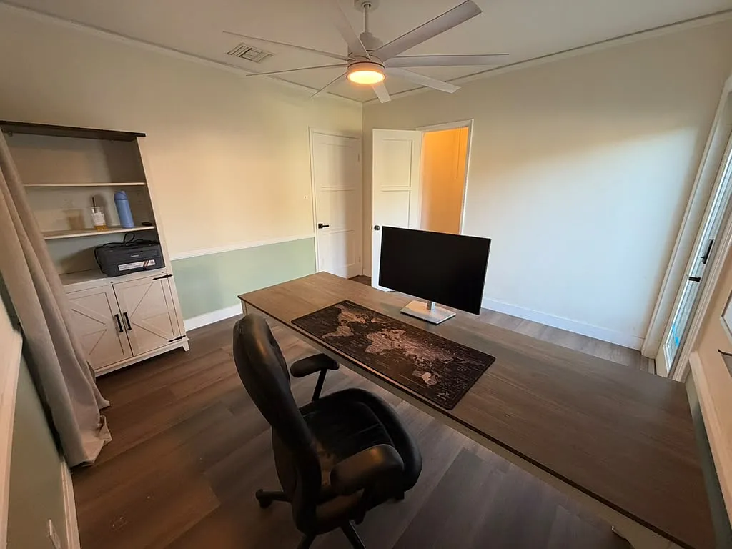 2 bed, 1200 sqft, $4,200 — Photo 4