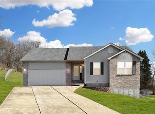 1697 Hilltop Ln, Imperial, MO 63052