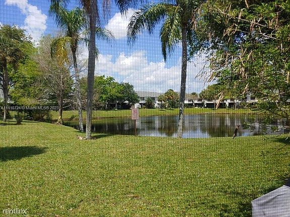 3rd image of 3313 Carambola Cir S