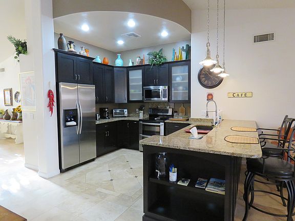 2nd image of 1735 N Arden