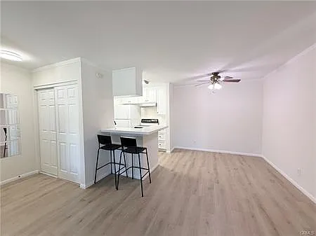 Building Photo - 806 Coriander Dr #H