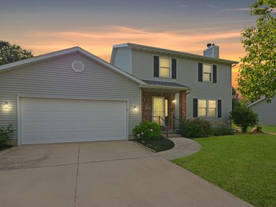 708 Wheeler Dr, Hudson, IL, 61748