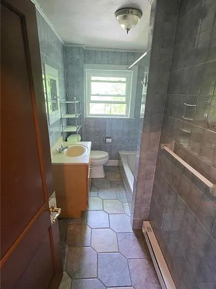 233 W Ridge St — Photo 3