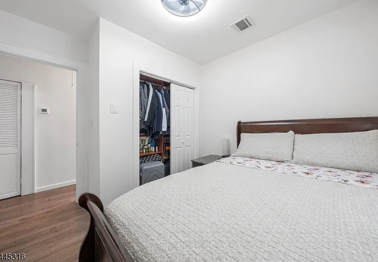 412 Spruce St — Photo 11