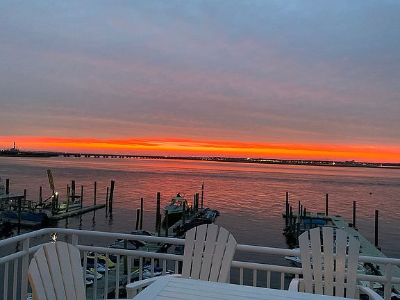 5th image of 242B Bay Ave #6