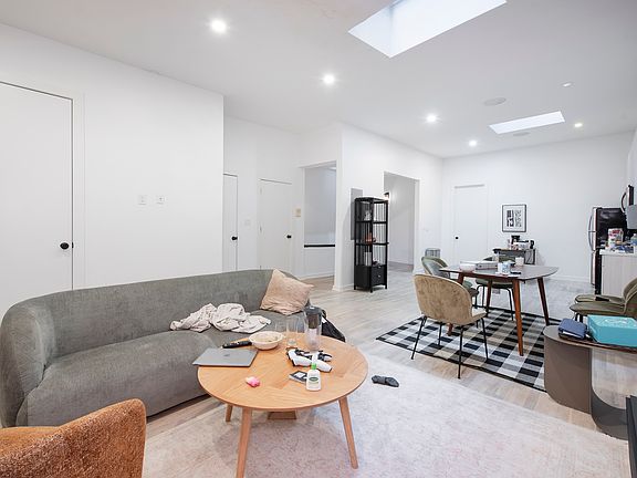 4th image of 6 Stone St APT 5