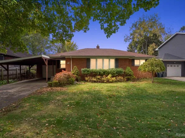 1915 Beech Lane Dr, Troy, MI 48083