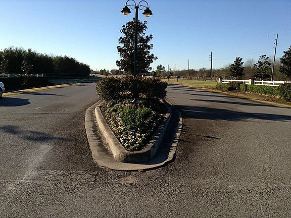 2nd image of 3810 Blue Grass Dr