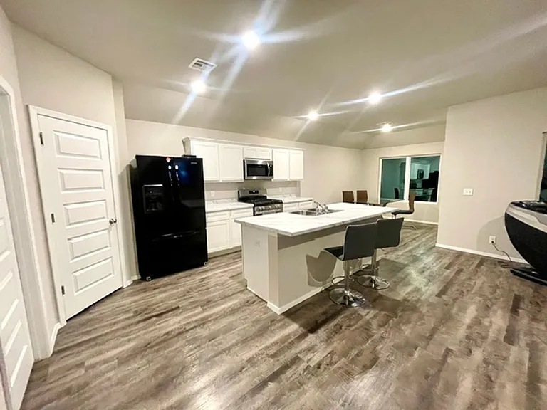 7814 S 290th East Ave — Photo 2
