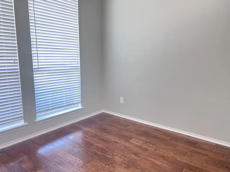 10718 Brandenberg Dr — Photo 6