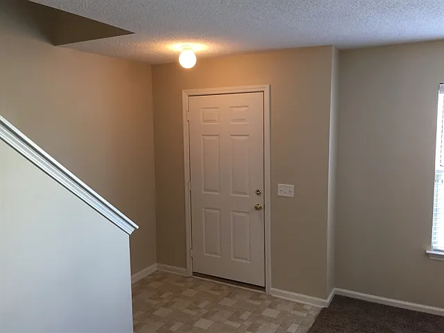 11 Lake Shore Blvd — Photo 9
