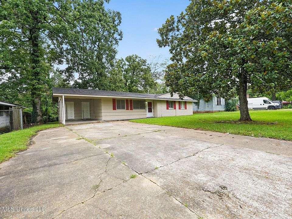 1st image of 133 Queen Victoria Ln