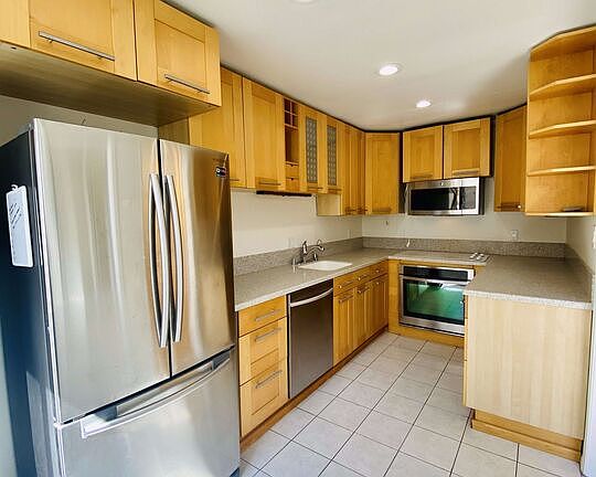 5th image of 11849 Mayfield Ave APT 103