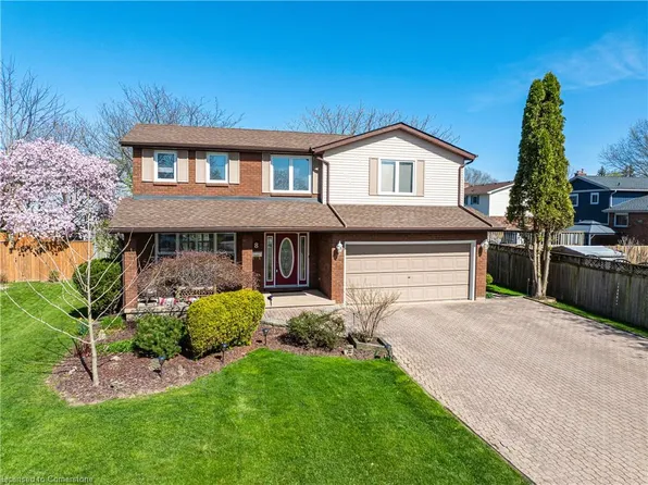 8 Coupland Ct, Welland, ON L3C 6M7