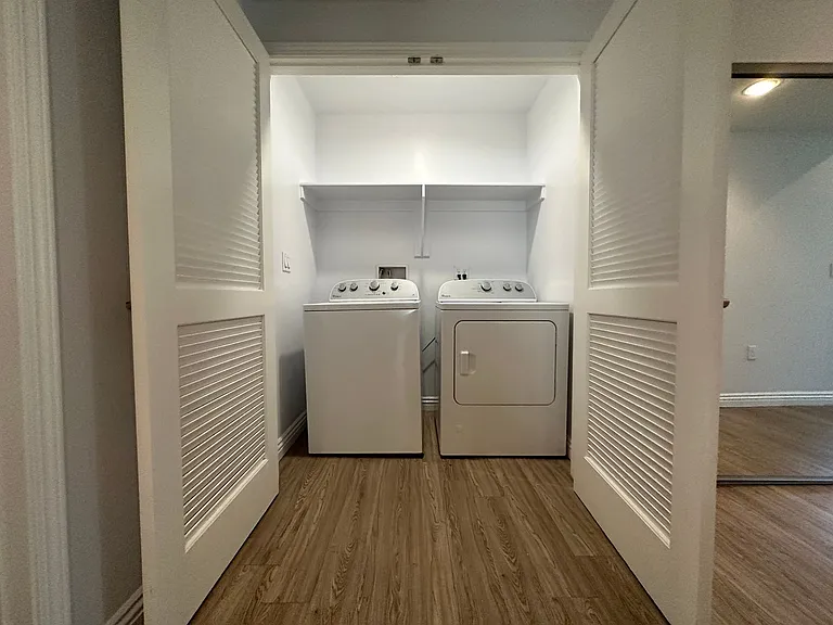 Burnet Apartments — Photo 26