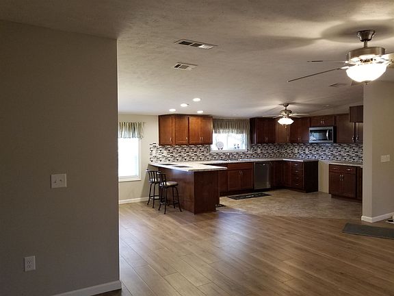4th image of 57307 Cottage Grove Ave