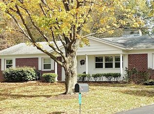 412 Holiday Dr, Springfield, OH 45505