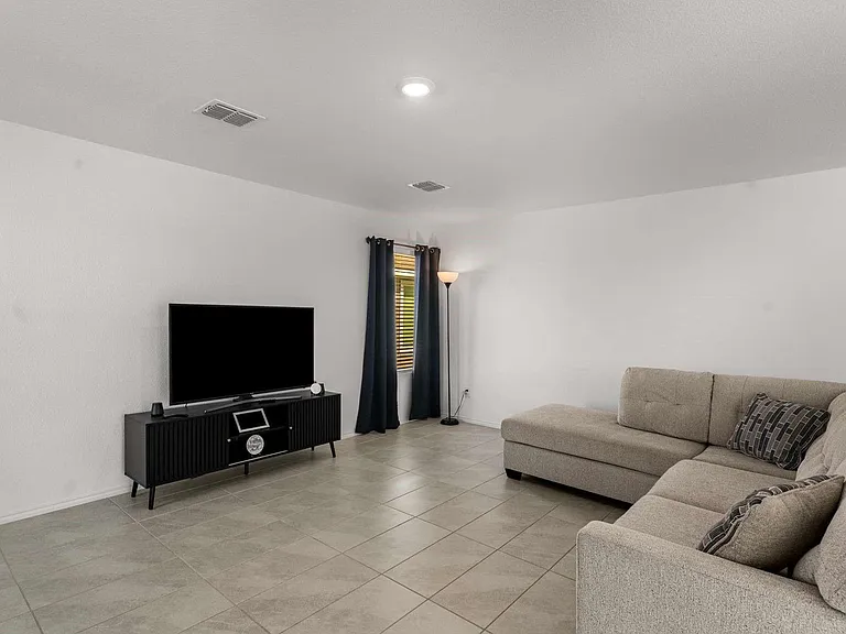 222 Harvest St — Photo 3