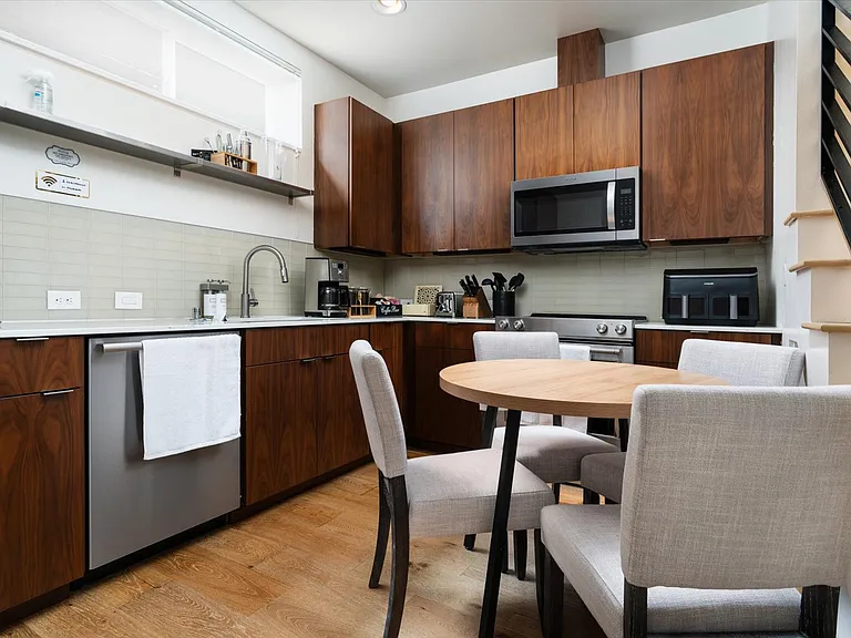 2218C Franklin Ave E #C — Photo 15