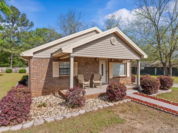 211 N John St, New Brockton, AL 36351