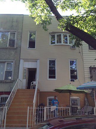2nd image of 1127 Hancock St #2