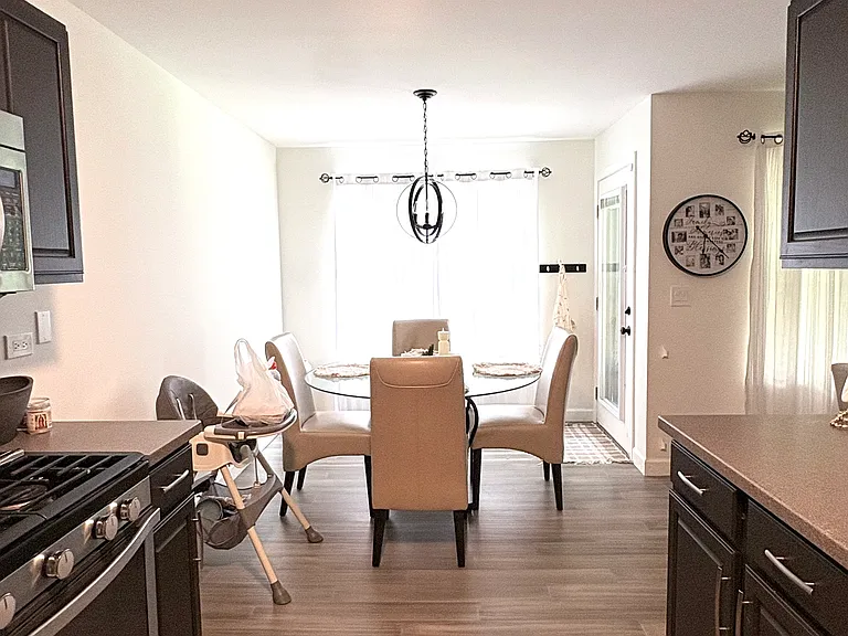 379 Woodview Cir #A — Photo 18