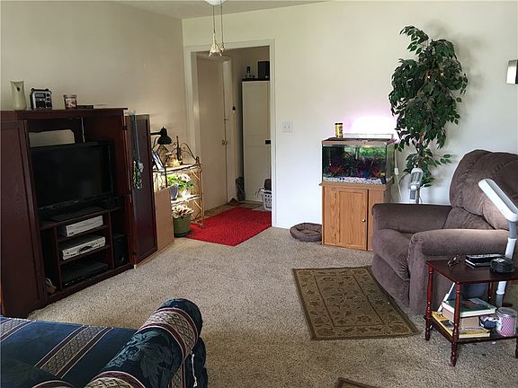 3rd image of 1239 Dakota St