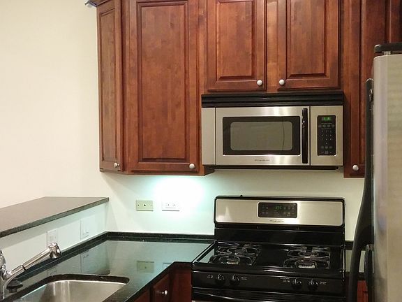 4th image of 3501 W Wilson Ave #02