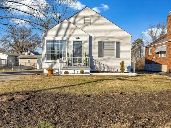 8627 Engler Ave, Saint Louis, MO 63114