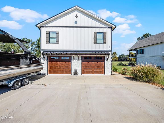 4th image of 256 Fairway Villa Ln