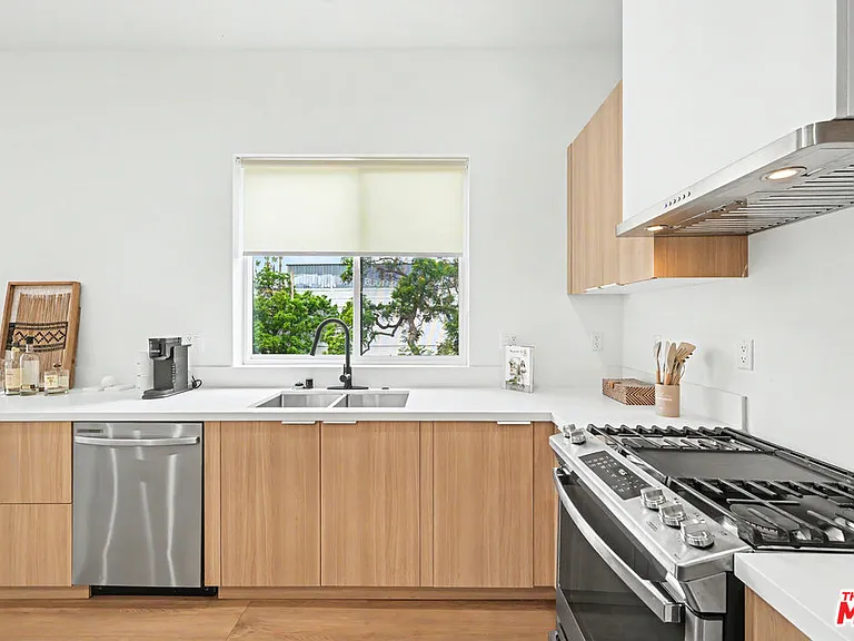 1907 S Corning St #1 — Photo 21