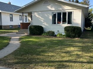 507 8th St NE, Devils Lake, ND 58301