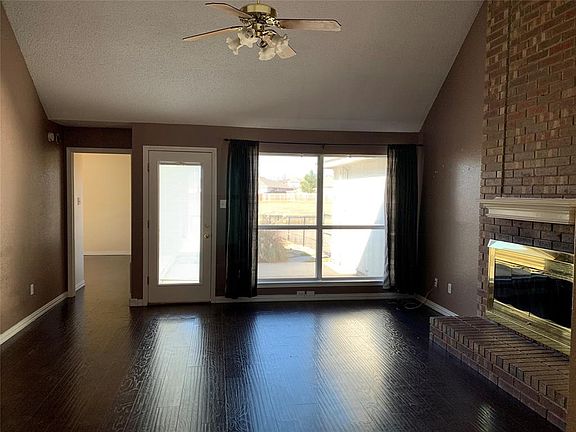 3rd image of 507 N Gaston Dr