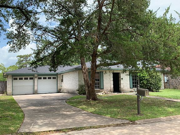 2nd image of 3806 Canterbury Dr