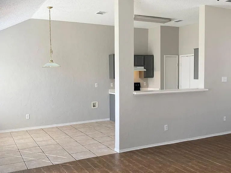 1006 Stockton Dr — Photo 10